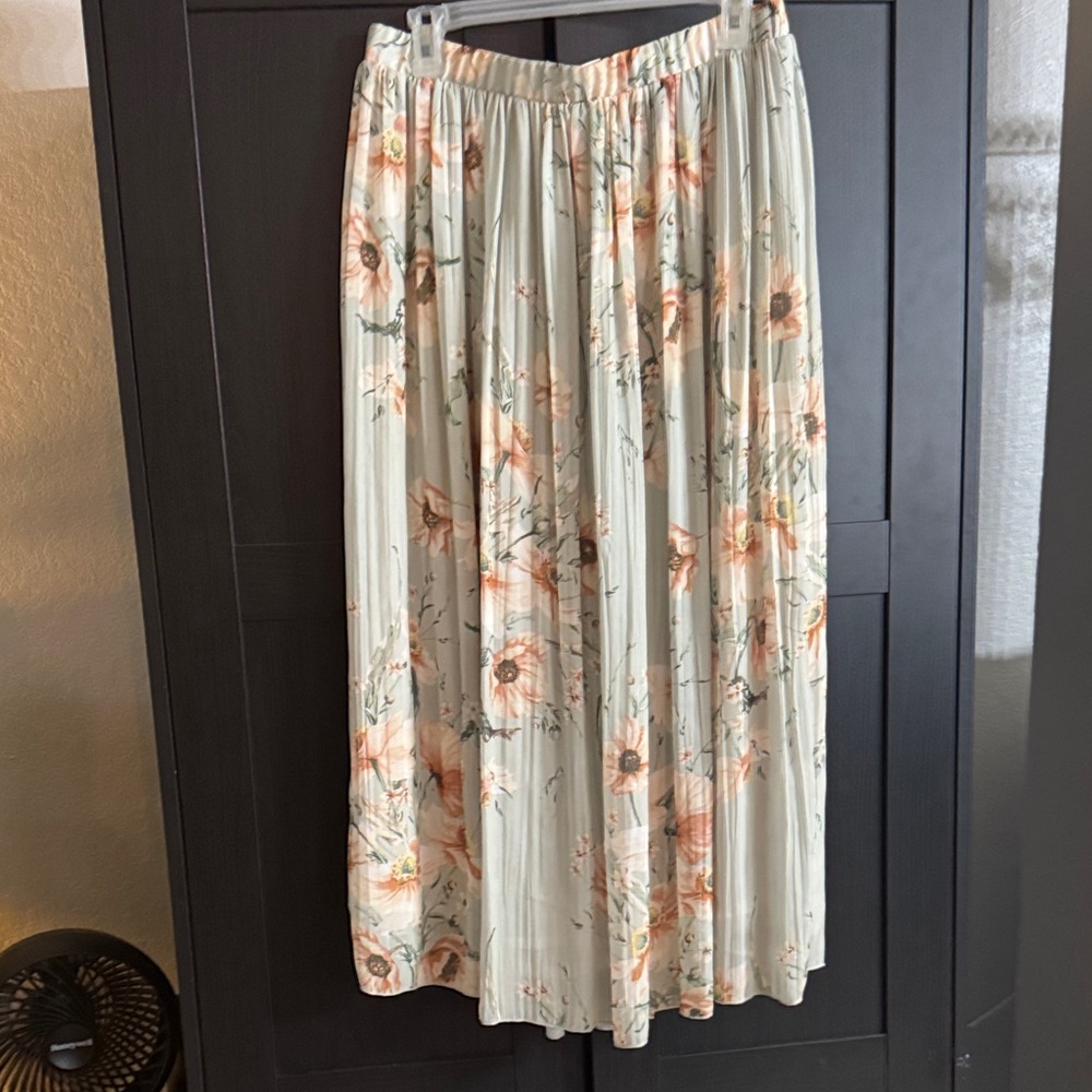Floral Pleated Women's Skirt